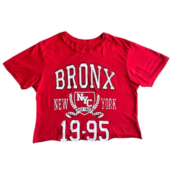 Tops - 100% Cotton Red Bronx NYC Graphic 19-95 Crop Top Size Medium Vintage women’s